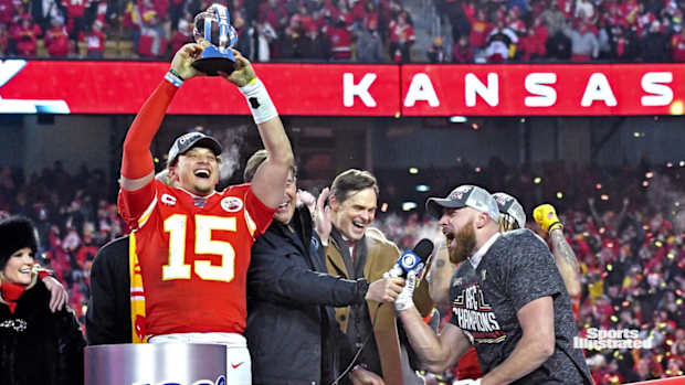 Mahomes_was_in_Tempe_4_years_ago_and_now-5f5a9b15cf32557ee2e6edf6_Sep_10_2020_22_09_55